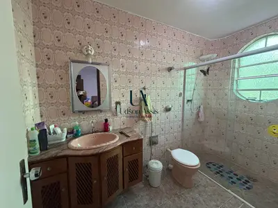 Banheiro do apartamento de 3 quartos à venda no Ramos, em Viçosa MG.