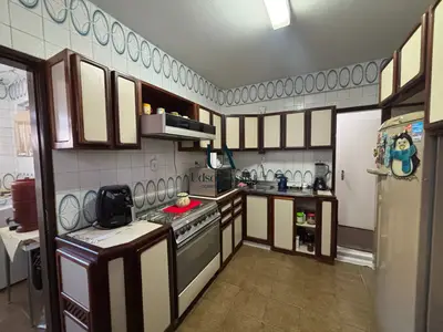 Cozinha do apartamento de 3 quartos à venda no Ramos, em Viçosa MG.