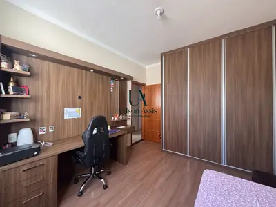 Quarto do apartamento de 3 quartos à venda no Silvestre, em Viçosa MG.